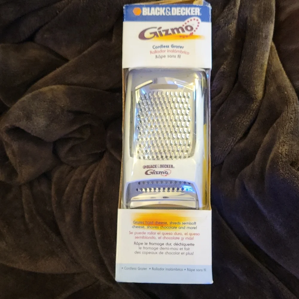 Black & Decker Gizmo cordless grater Rechargeable 3 blades cheese chocolate NEW